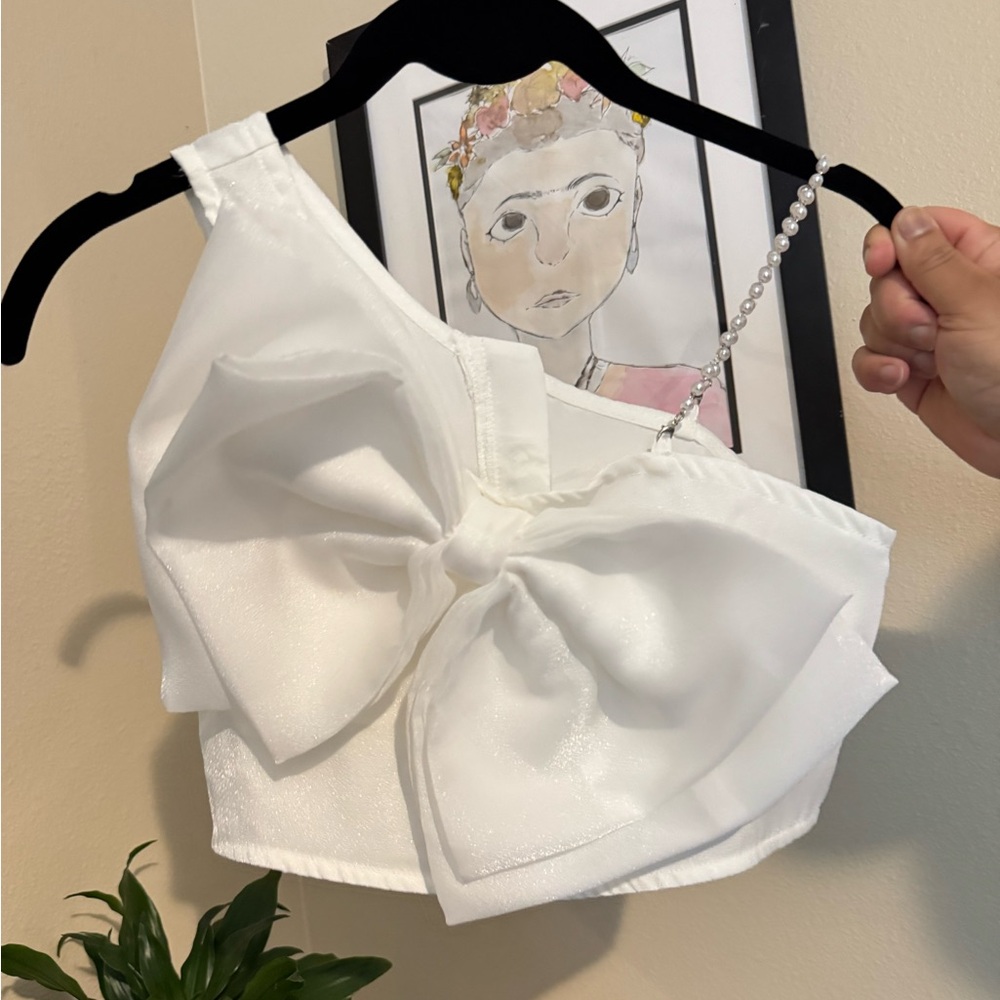 SHEIN Girls White Bow Crop Top With Removable Pearls